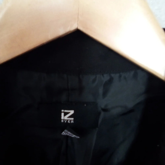 Iz Byer Blazer size medium ( box BM ) - Picture 2 of 3